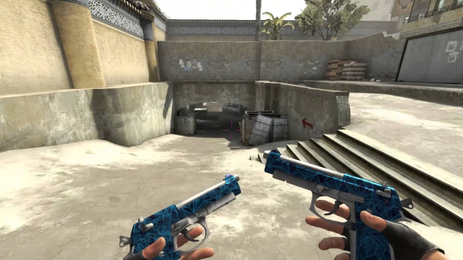 Handling pistols in CS 1.6